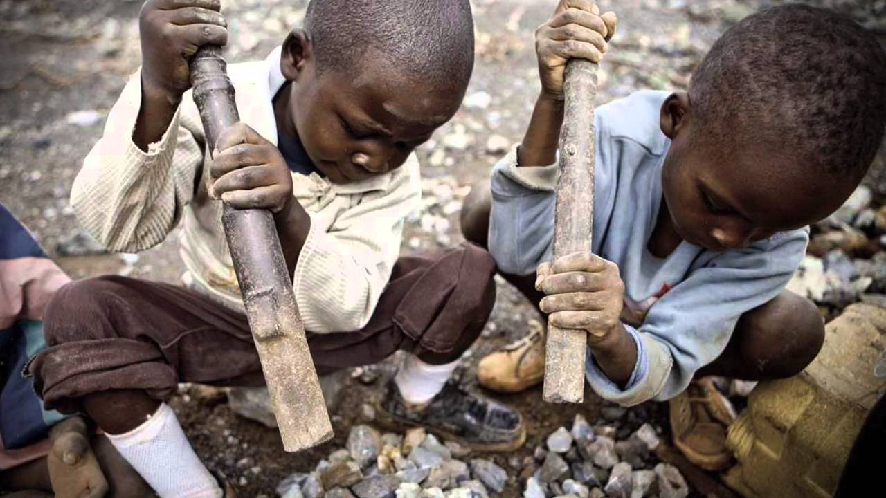 Child labour Congo. Children cobalt mining